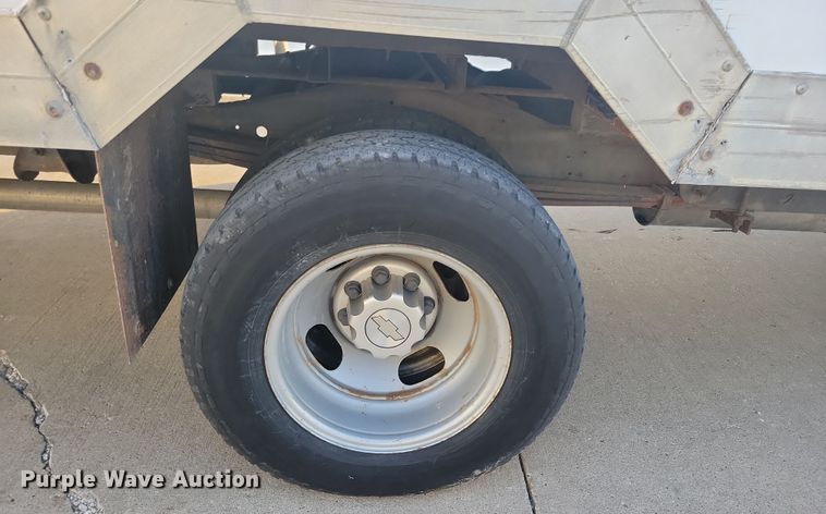 image for item LC9439 2005 Chevrolet Express G3500 box truck