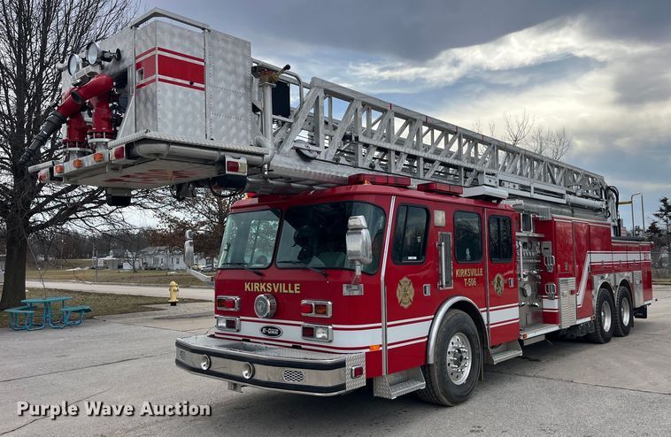 image for item LD9939 1995 E-One fire truck