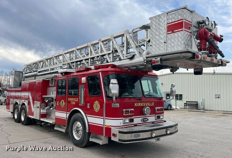 image for item LD9939 1995 E-One fire truck