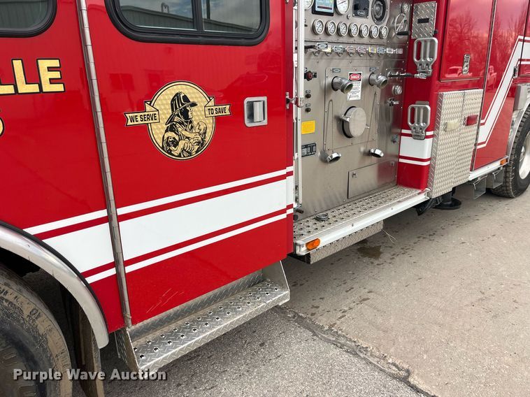 image for item LD9939 1995 E-One fire truck