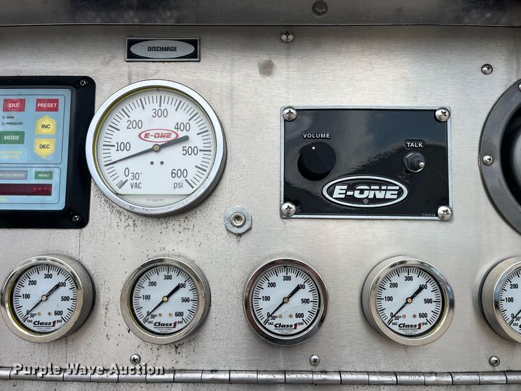 image for item LD9939 1995 E-One fire truck