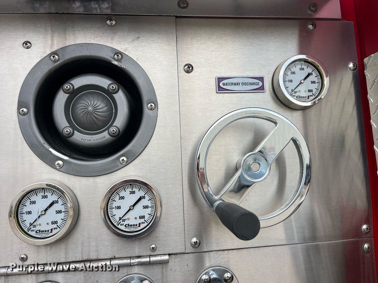 image for item LD9939 1995 E-One fire truck