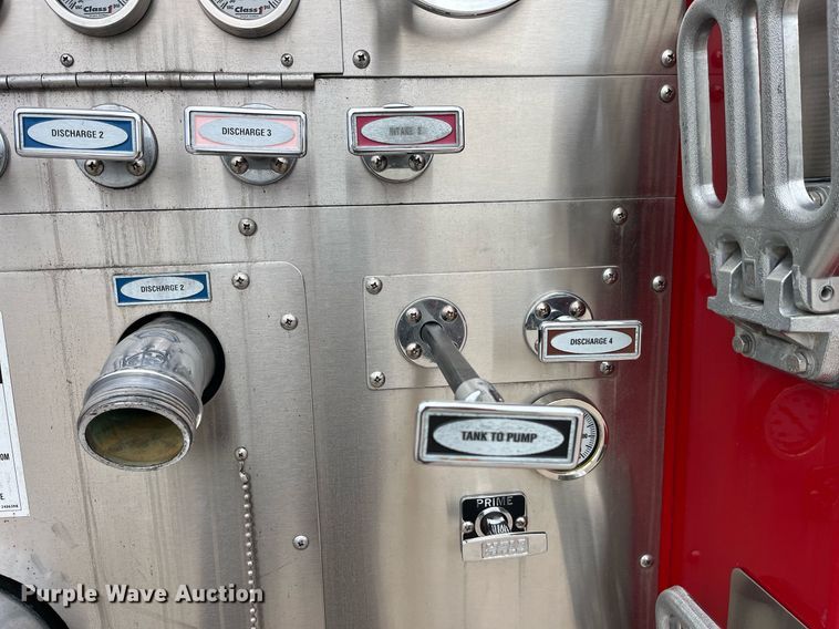 image for item LD9939 1995 E-One fire truck