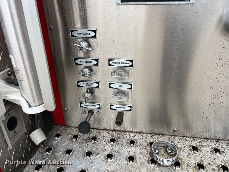 image for item LD9939 1995 E-One fire truck