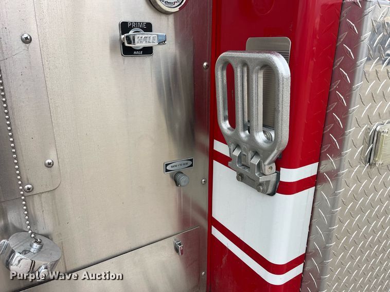 image for item LD9939 1995 E-One fire truck