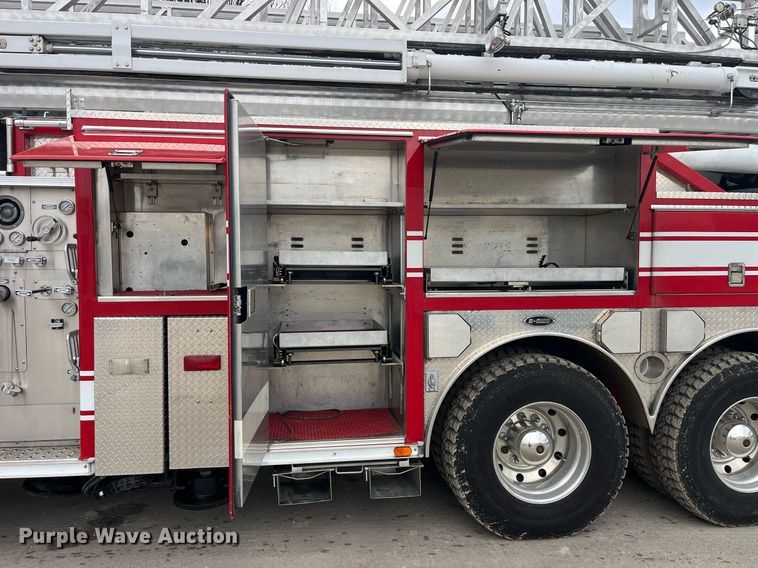 image for item LD9939 1995 E-One fire truck