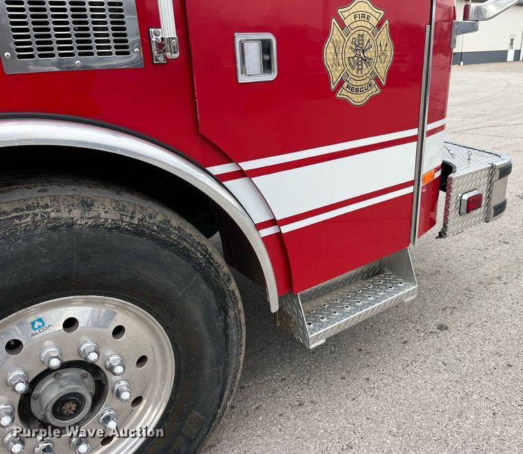 image for item LD9939 1995 E-One fire truck