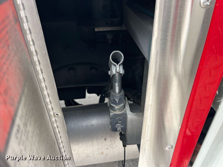 image for item LD9939 1995 E-One fire truck