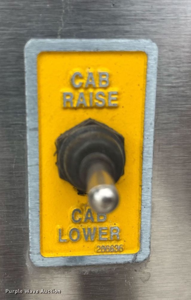 image for item LD9939 1995 E-One fire truck