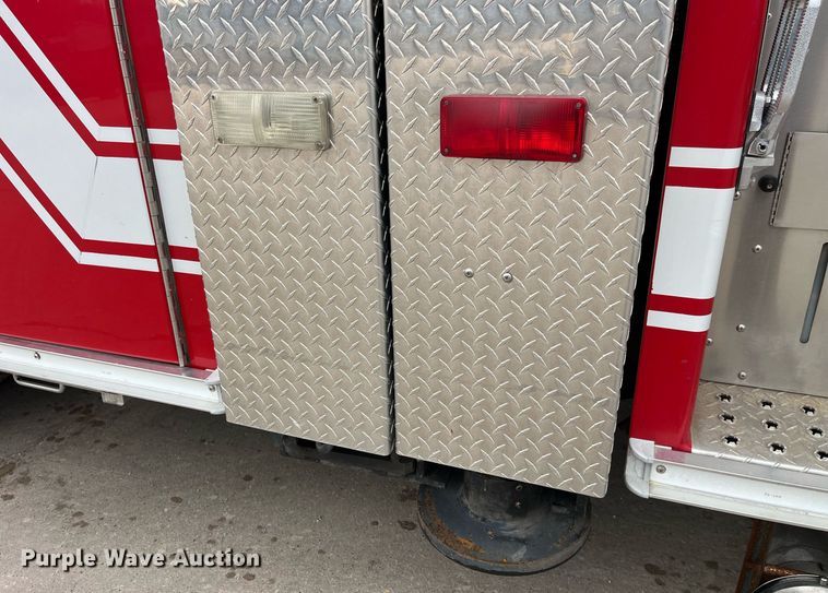 image for item LD9939 1995 E-One fire truck