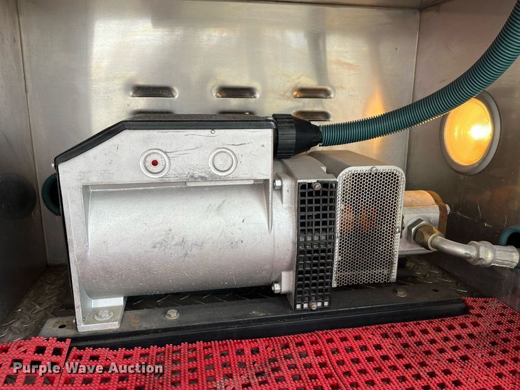 image for item LD9939 1995 E-One fire truck