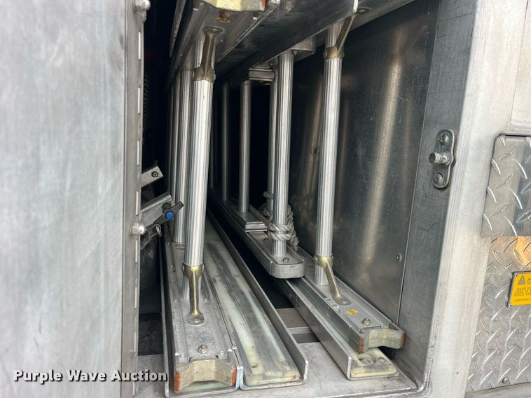 image for item LD9939 1995 E-One fire truck