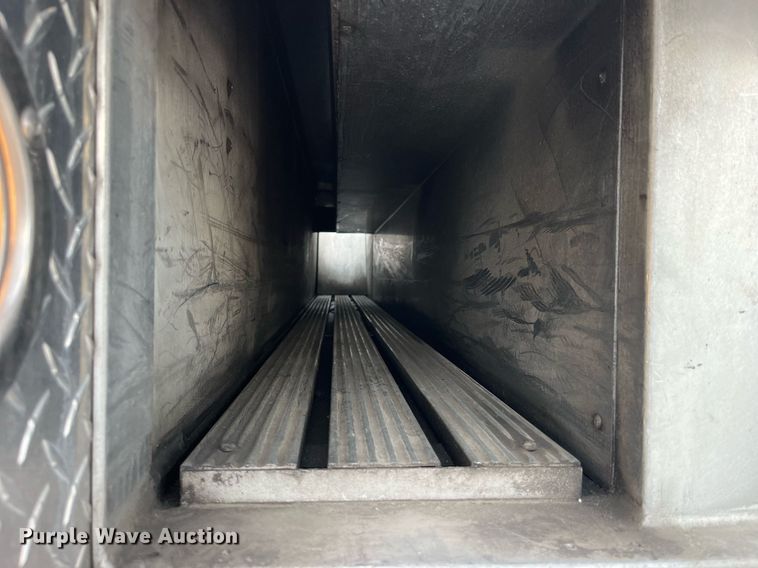 image for item LD9939 1995 E-One fire truck