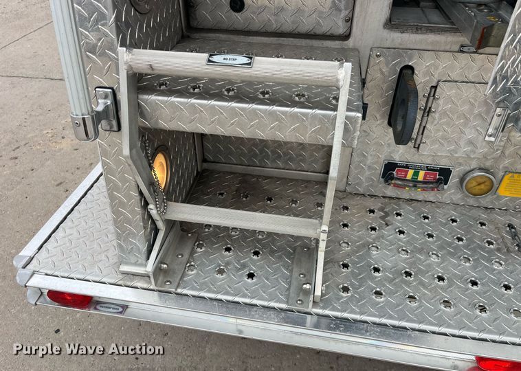 image for item LD9939 1995 E-One fire truck