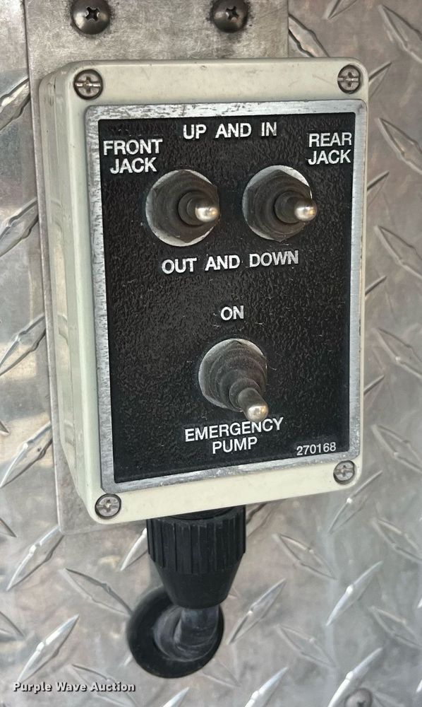 image for item LD9939 1995 E-One fire truck