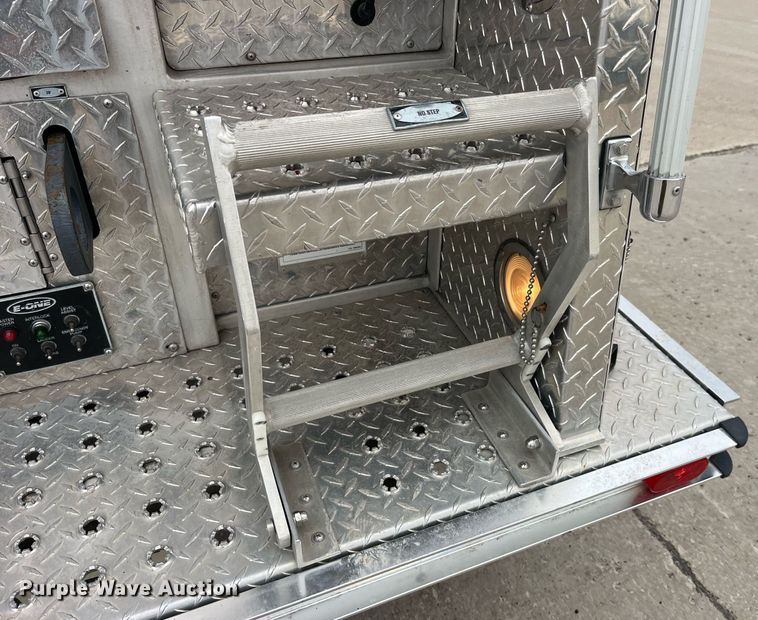 image for item LD9939 1995 E-One fire truck