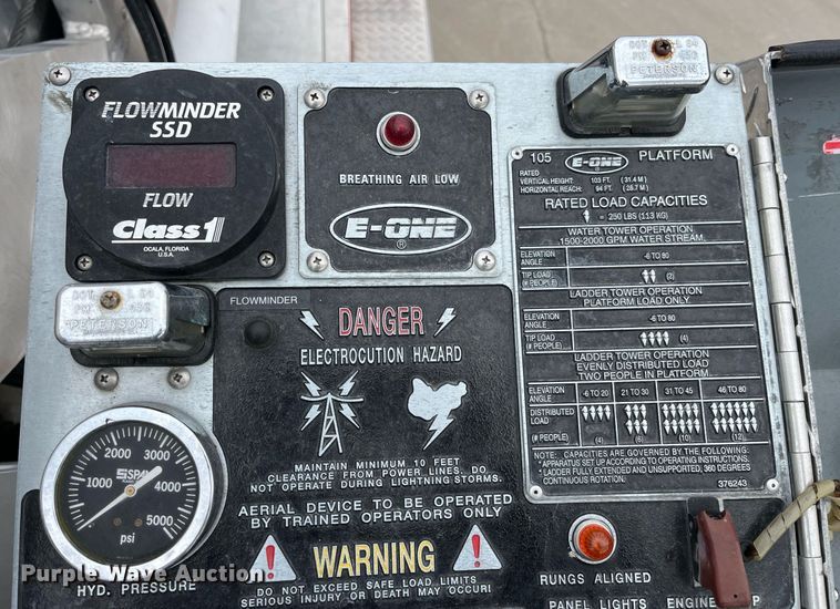 image for item LD9939 1995 E-One fire truck