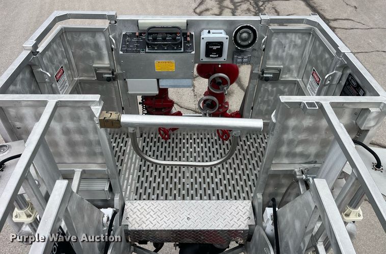 image for item LD9939 1995 E-One fire truck