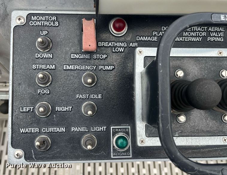 image for item LD9939 1995 E-One fire truck