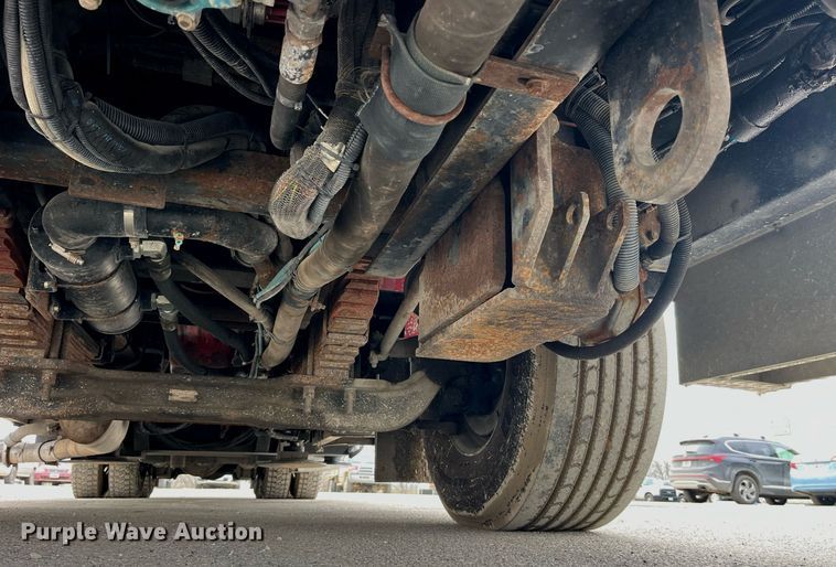 image for item LD9939 1995 E-One fire truck