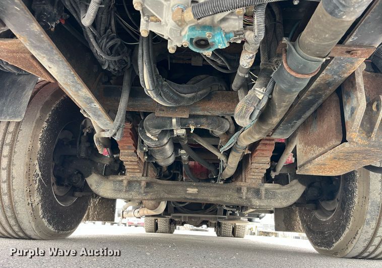 image for item LD9939 1995 E-One fire truck