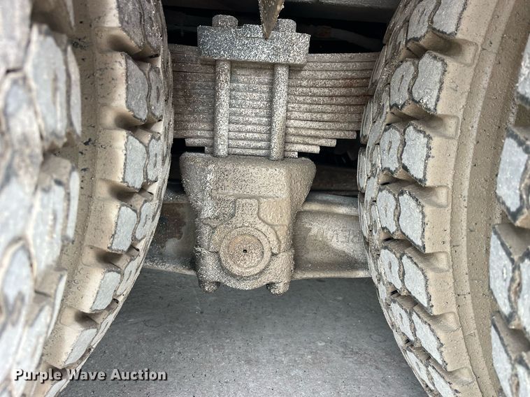 image for item LD9939 1995 E-One fire truck