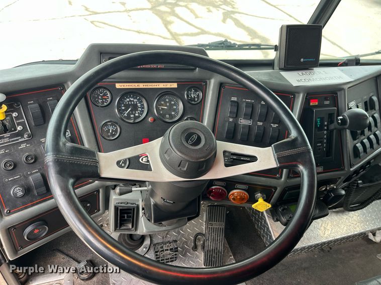 image for item LD9939 1995 E-One fire truck