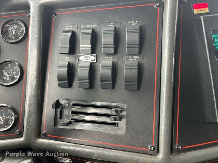 image for item LD9939 1995 E-One fire truck