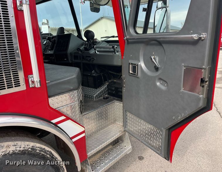 image for item LD9939 1995 E-One fire truck