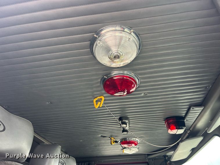 image for item LD9939 1995 E-One fire truck