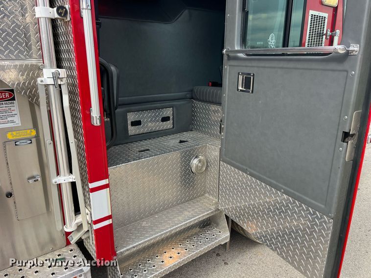 image for item LD9939 1995 E-One fire truck