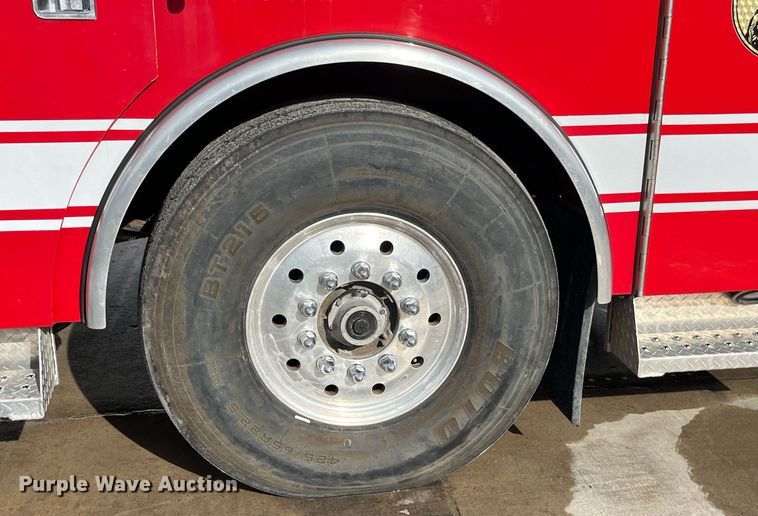 image for item LD9939 1995 E-One fire truck