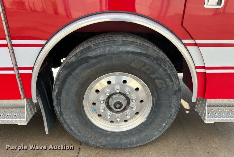 image for item LD9939 1995 E-One fire truck