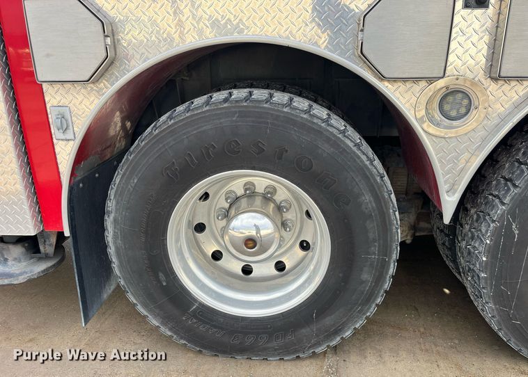 image for item LD9939 1995 E-One fire truck