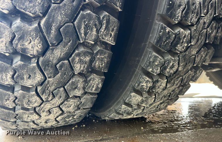 image for item LD9939 1995 E-One fire truck