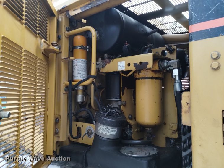 image for item LN9926 2005 Caterpillar 140H VHP motor grader
