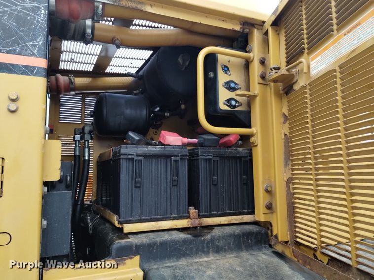 image for item LN9926 2005 Caterpillar 140H VHP motor grader