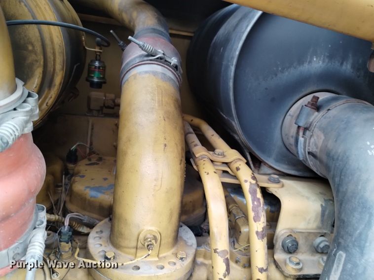 image for item LN9926 2005 Caterpillar 140H VHP motor grader