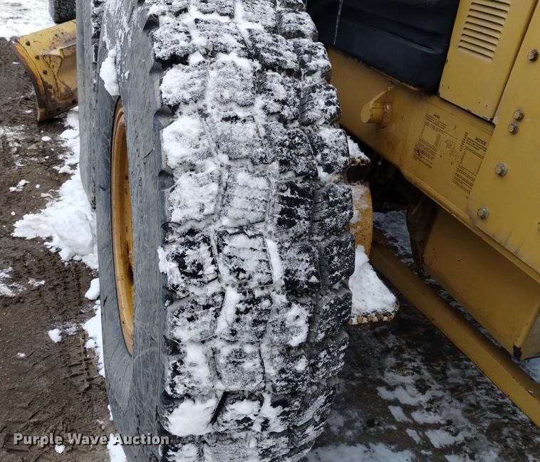 image for item LN9926 2005 Caterpillar 140H VHP motor grader