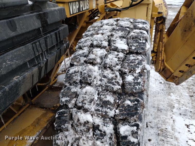 image for item LN9926 2005 Caterpillar 140H VHP motor grader