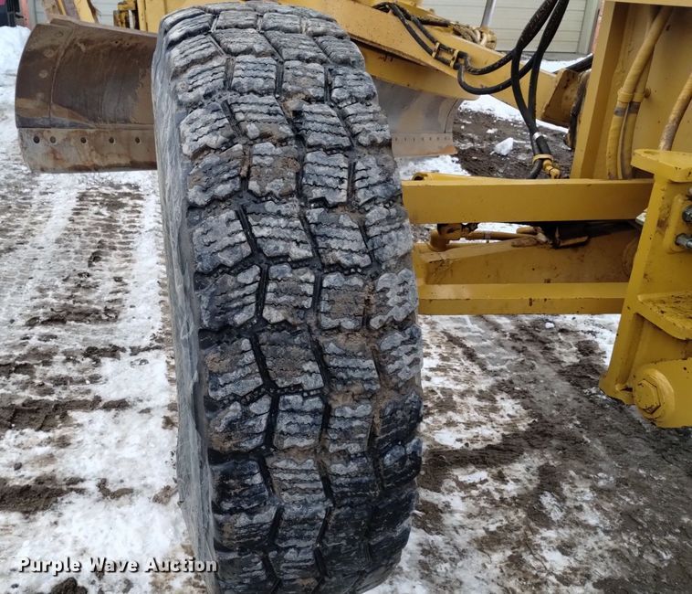 image for item LN9926 2005 Caterpillar 140H VHP motor grader