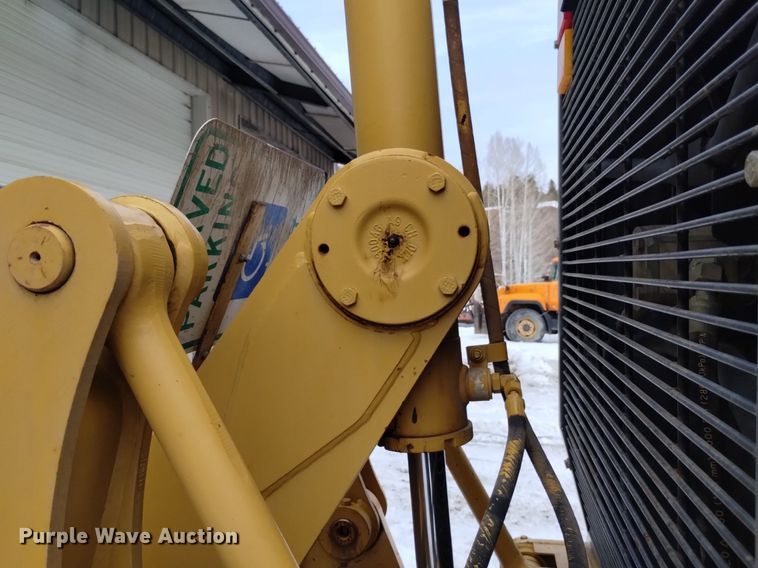 image for item LN9926 2005 Caterpillar 140H VHP motor grader