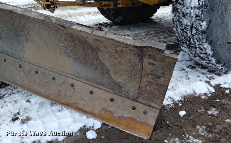 image for item LN9926 2005 Caterpillar 140H VHP motor grader