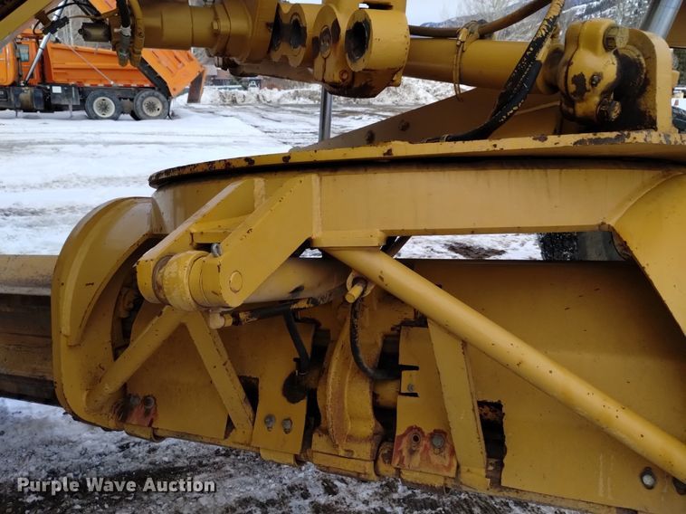 image for item LN9926 2005 Caterpillar 140H VHP motor grader