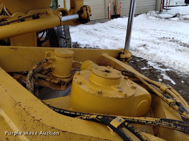 image for item LN9926 2005 Caterpillar 140H VHP motor grader