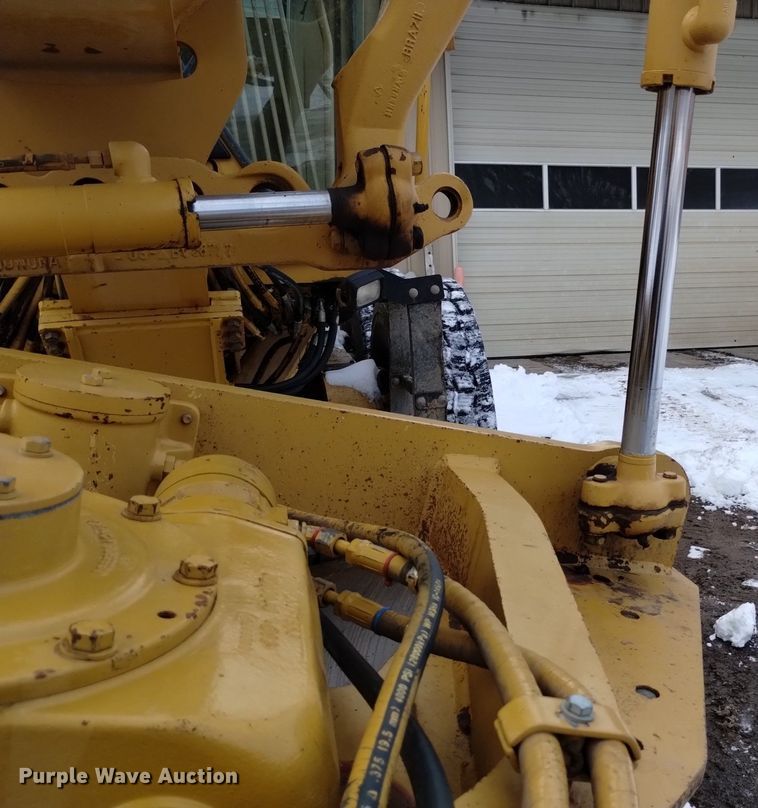 image for item LN9926 2005 Caterpillar 140H VHP motor grader