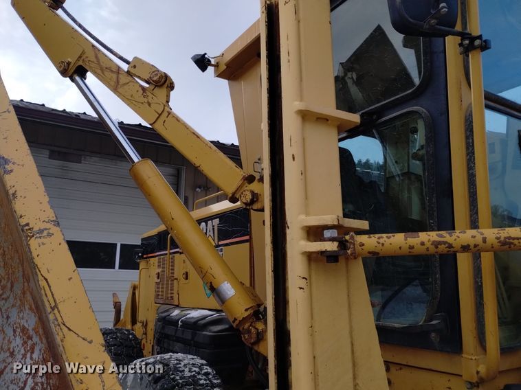 image for item LN9926 2005 Caterpillar 140H VHP motor grader