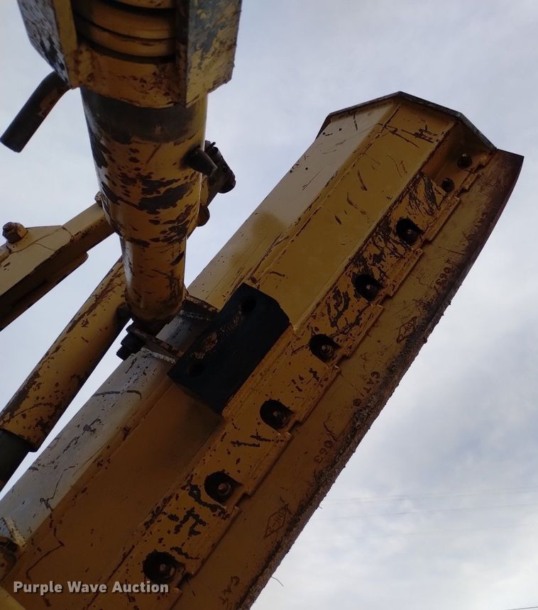 image for item LN9926 2005 Caterpillar 140H VHP motor grader