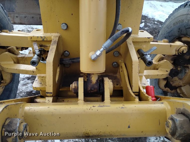 image for item LN9926 2005 Caterpillar 140H VHP motor grader