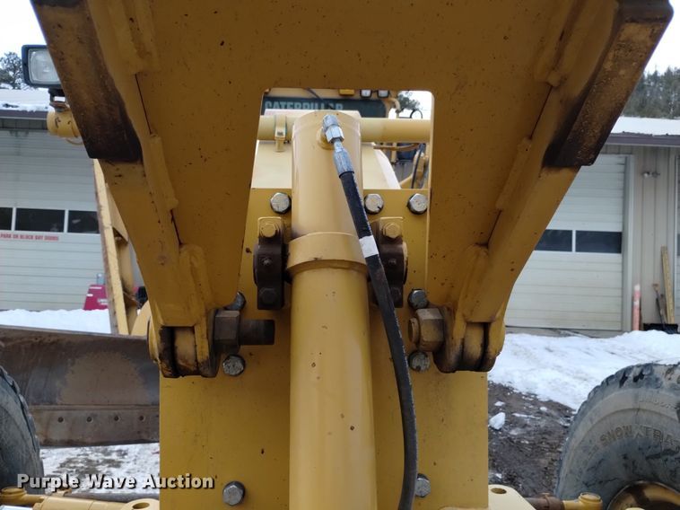 image for item LN9926 2005 Caterpillar 140H VHP motor grader